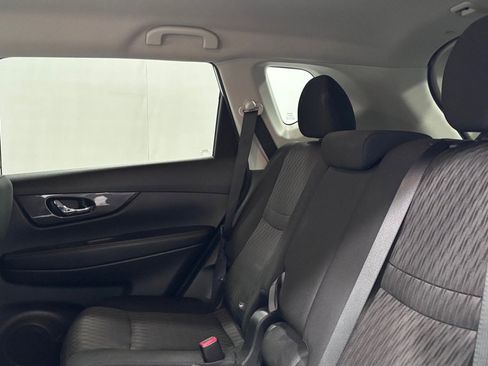 Used 2018 Nissan Rogue SV AWD/4WD image 22