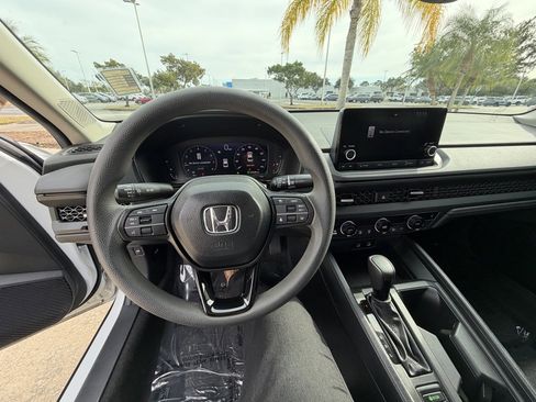 Used 2024 Honda Accord EX image 12