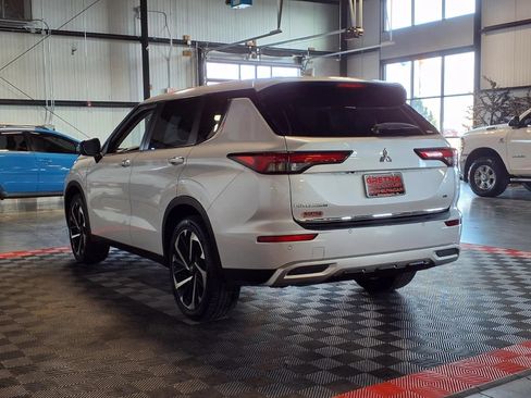 Used 2022 Mitsubishi Outlander SE AWD/4WD image 4