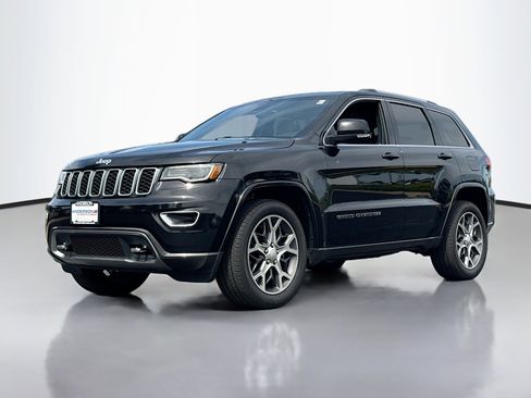 Used 2018 Jeep Grand Cherokee Limited AWD/4WD image 13
