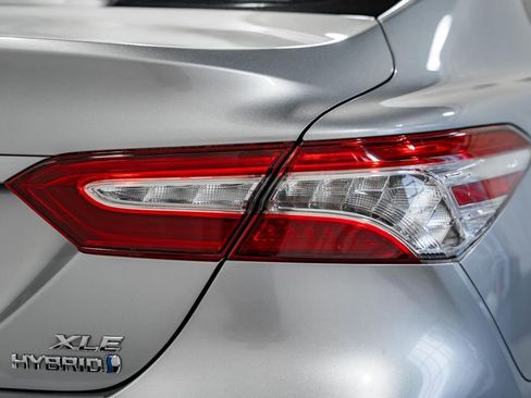 Used 2018 Toyota Camry XLE image 7