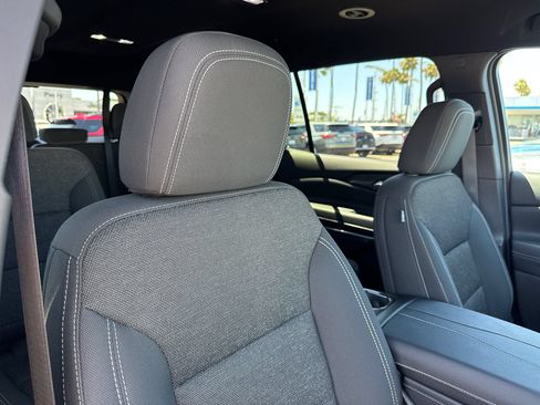 Used 2026 Chevrolet Traverse LT w/ Driver Confidence Package FWD image 13