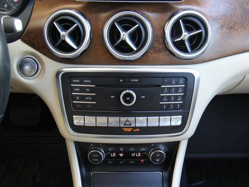 Used 2018 Mercedes-Benz GLA 250 4MATIC image 19