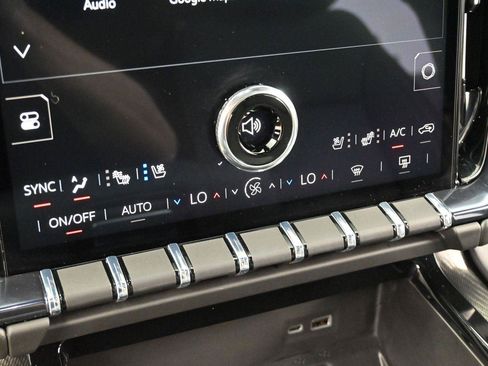 Used 2026 GMC Yukon XL AT4 w/ AT4 Premium Plus Package AWD/4WD image 23