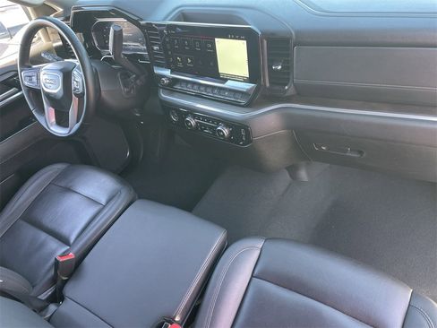 Used 2024 GMC Sierra 1500 SLT image 12