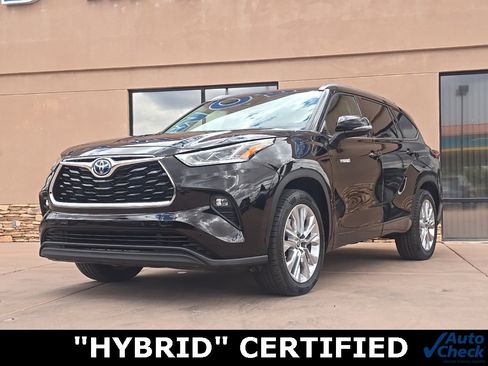 Used 2021 Toyota Highlander Limited image 3