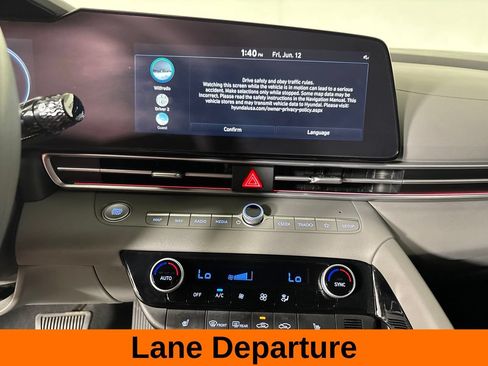 Used 2025 Hyundai Elantra SEL FWD image 17