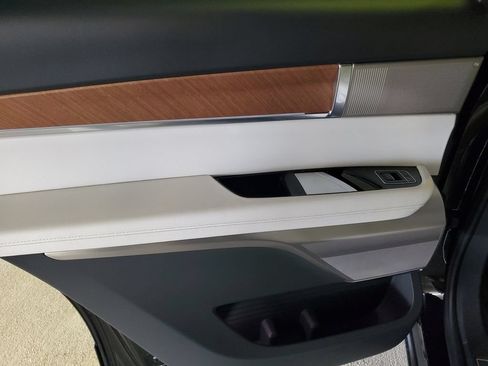 New 2027 Cadillac Vistiq Luxury AWD/4WD image 9