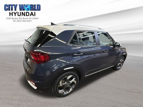 Used 2021 Hyundai Venue w/ Cargo Package image 5
