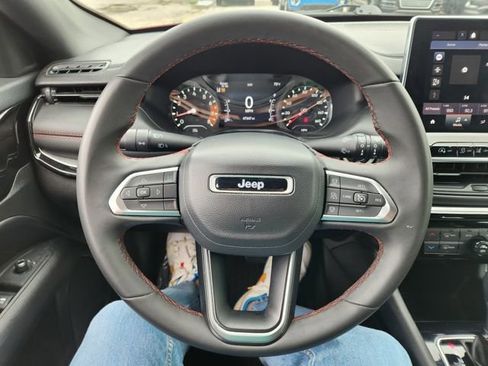 Used 2023 Jeep Compass Trailhawk image 9