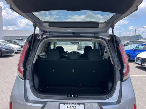 Used 2025 Kia Soul LX w/ LX Technology Package FWD image 29