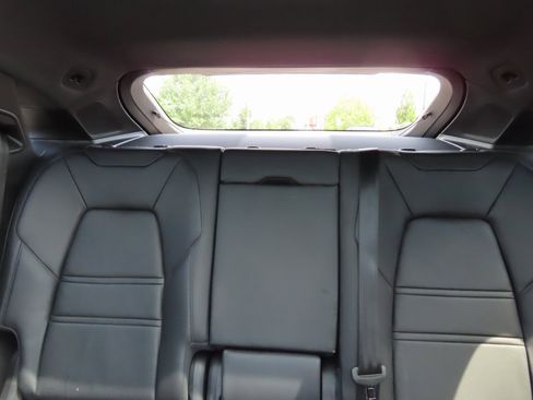 Used 2024 Porsche Cayenne Coupe image 41