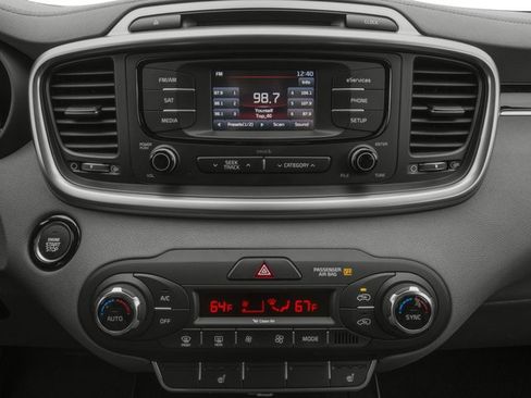 Used 2016 Kia Sorento EX FWD image 13
