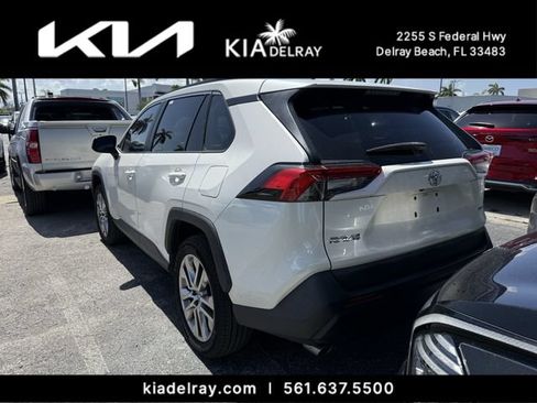Used 2021 Toyota RAV4 XLE Premium FWD image 8