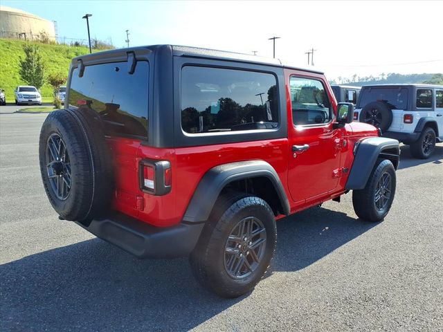 Used 2025 Jeep Wrangler Sport AWD/4WD image 6