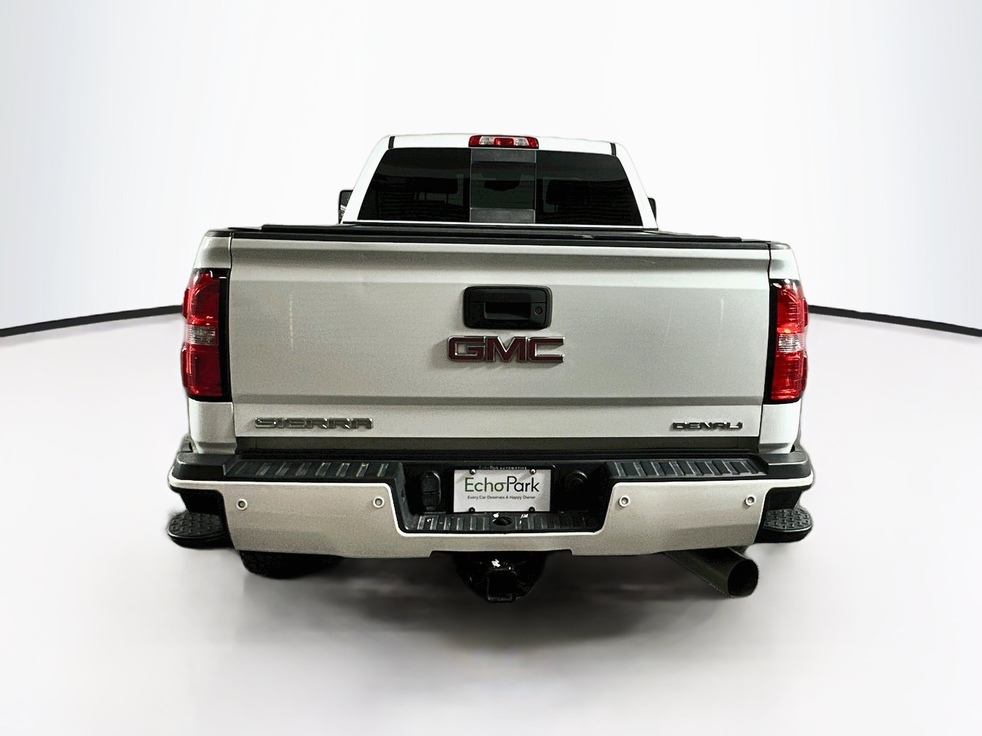 Used 2017 GMC Sierra 2500 Denali w/ Duramax Plus Package AWD/4WD image 7