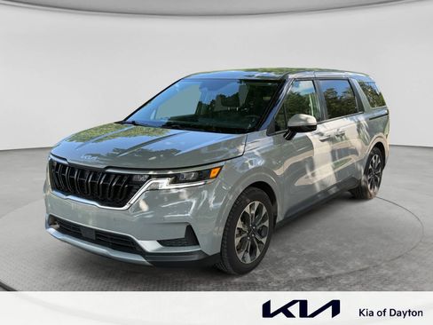 Used 2024 Kia Carnival EX FWD image 1
