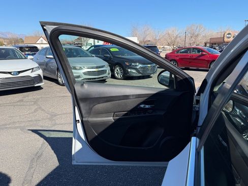 Used 2014 Chevrolet Cruze LT w/ Technology Package image 21