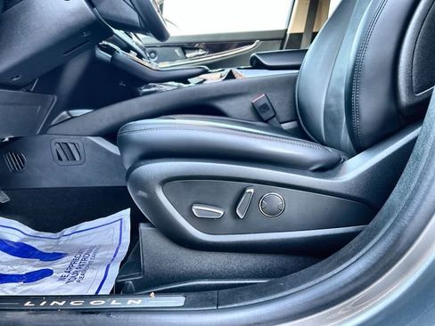 Used 2021 Lincoln Nautilus Reserve image 15