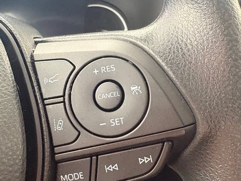 Used 2025 Toyota RAV4 LE AWD/4WD image 22