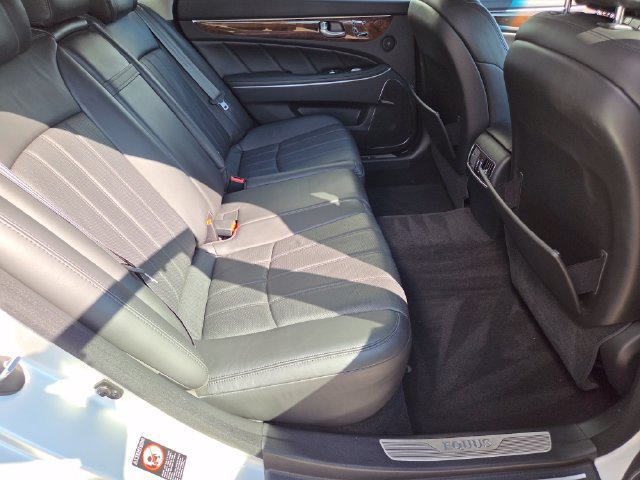 Used 2011 Hyundai Equus Signature RWD image 6