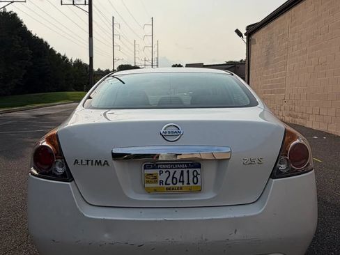 Used 2010 Nissan Altima 2.5 S FWD image 6