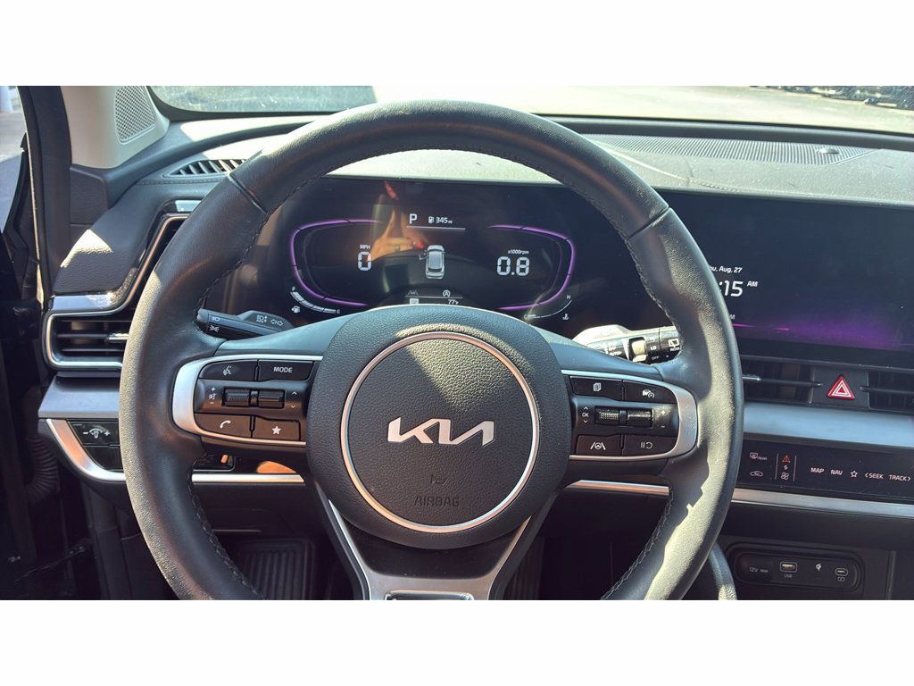 Used 2025 Kia Sportage EX FWD image 12