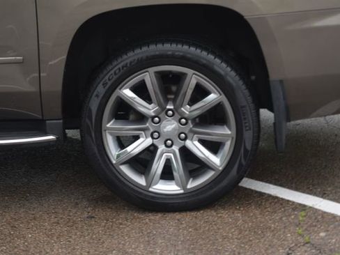 Used 2016 Chevrolet Suburban LTZ AWD/4WD image 29