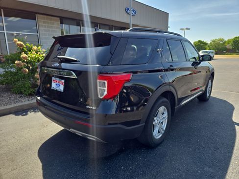 Used 2022 Ford Explorer XLT w/ Equipment Group 202A AWD/4WD image 2