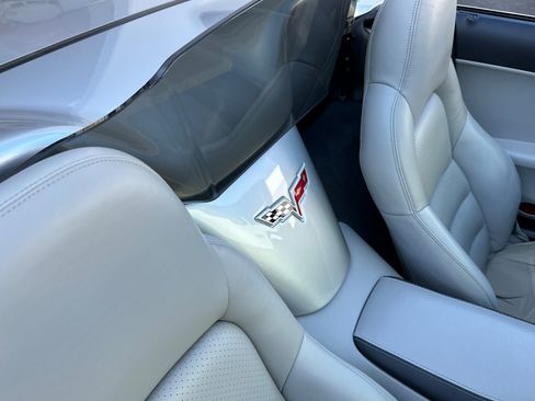 Used 2007 Chevrolet Corvette Convertible w/ Preferred Equipment Group RWD image 18