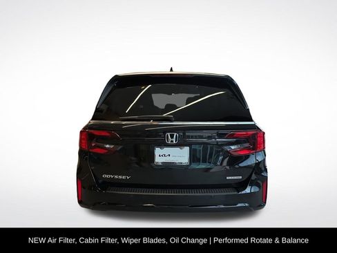 Used 2025 Honda Odyssey Touring image 5