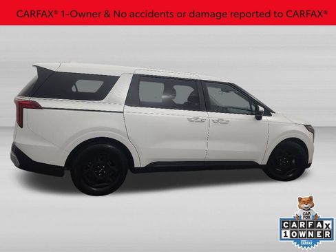 Used 2025 Kia Carnival FWD image 3