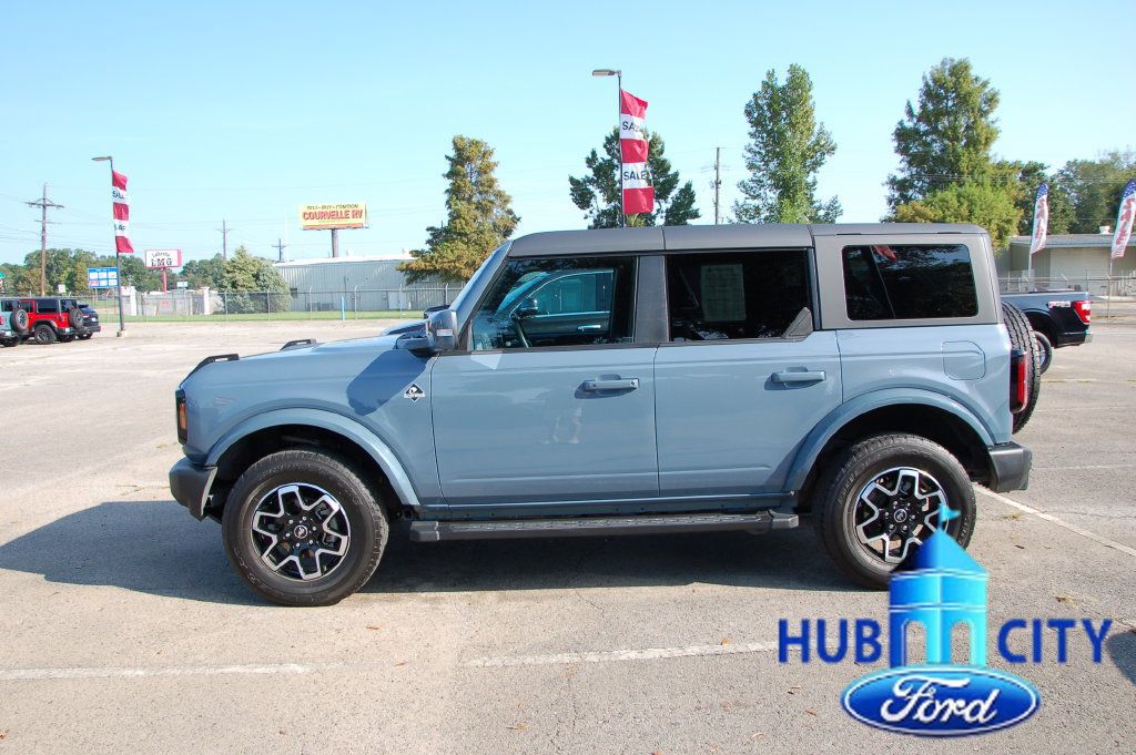 Used 2024 Ford Bronco Outer Banks AWD/4WD image 2