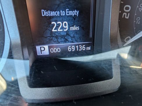 Used 2021 Toyota Tacoma TRD Off-Road image 21