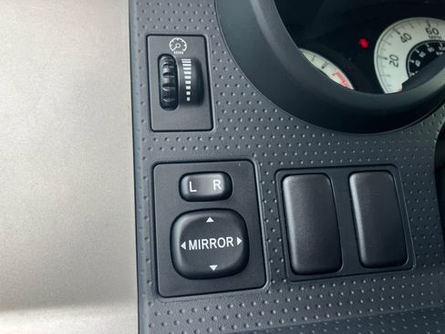 Used 2007 Toyota FJ Cruiser 4WD image 11