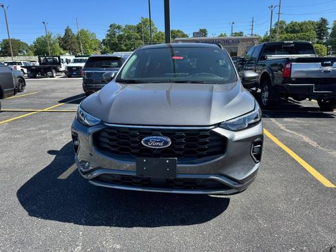 Used 2023 Ford Escape ST-Line Elite w/ Premium Technology Package AWD/4WD image 4