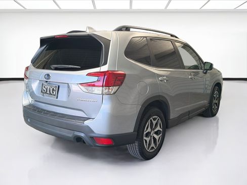 Used 2023 Subaru Forester Premium AWD/4WD image 4