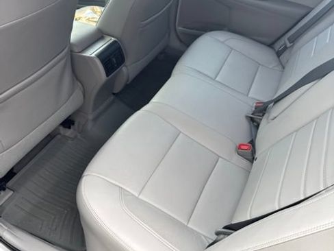Used 2017 Toyota Camry XLE w/ Moonroof Package FWD image 5