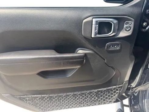 Used 2021 Jeep Wrangler Sport AWD/4WD image 11