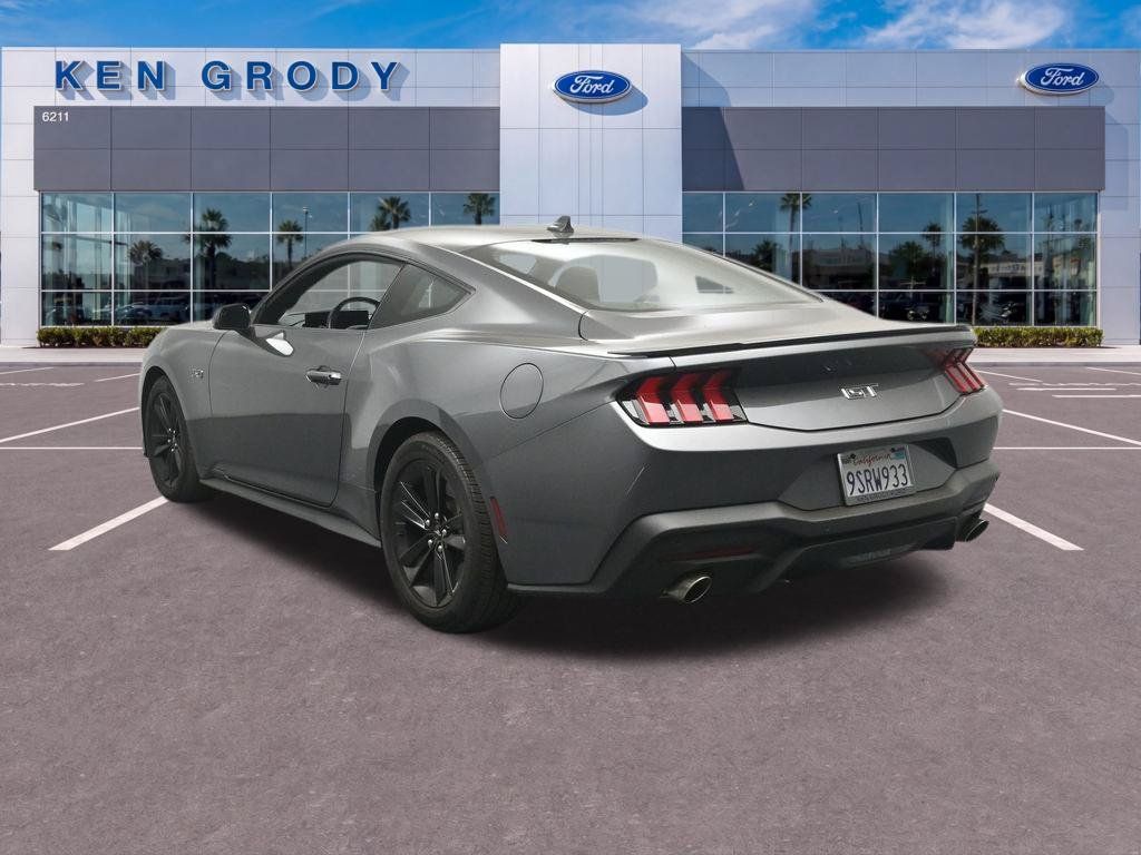 Used 2025 Ford Mustang GT RWD image 8