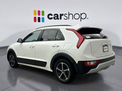 Used 2023 Kia Niro LX FWD image 3