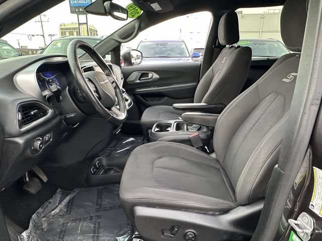 Used 2019 Chrysler Pacifica Touring Plus w/ S Appearance Package FWD image 16