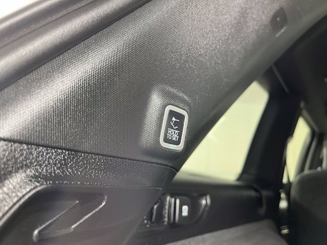 Used 2022 Jeep Grand Cherokee Overland AWD/4WD image 45