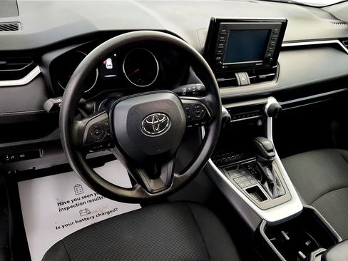 Certified 2022 Toyota RAV4 LE image 24