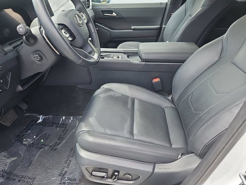 Used 2025 Lexus GX 550 w/ Accessory Package (2T) AWD/4WD image 34