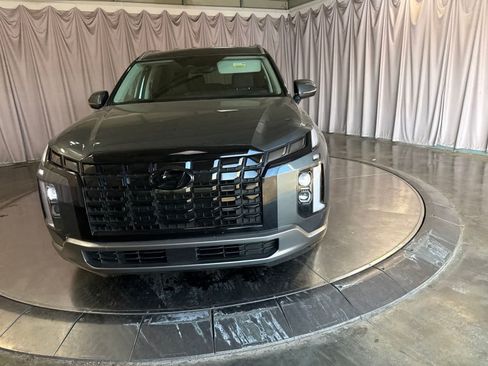 Used 2024 Hyundai Palisade SEL FWD image 2
