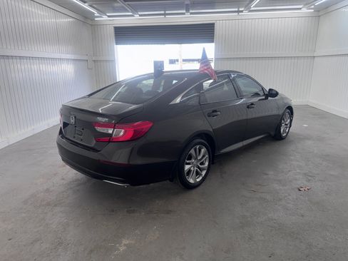 Used 2018 Honda Accord LX image 6