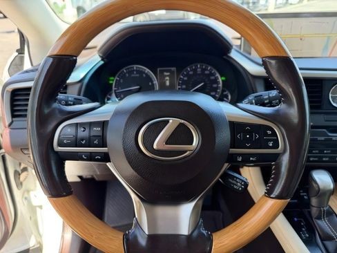 Used 2018 Lexus RX 350L FWD image 22