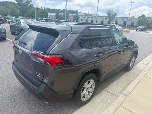 Used 2021 Toyota RAV4 XLE AWD/4WD image 6