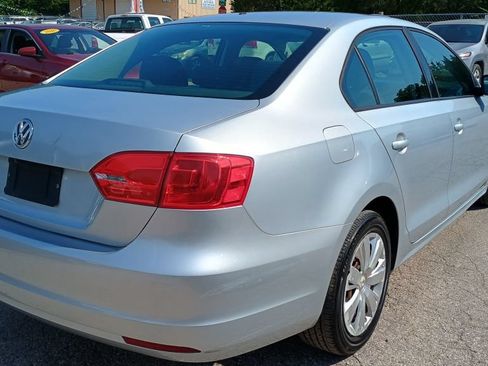 Used 2012 Volkswagen Jetta Sedan FWD image 3